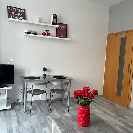 Tiffany Apartment In The City Center Bratislava Exterior photo