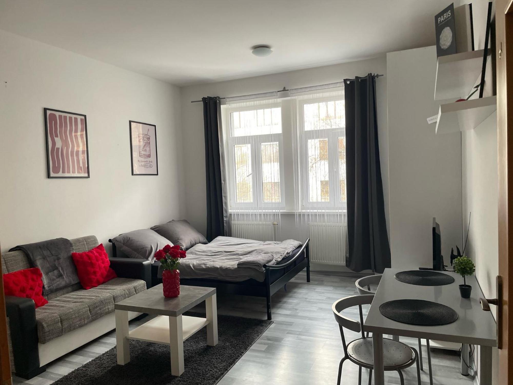 Tiffany Apartment In The City Center Bratislava Exterior photo