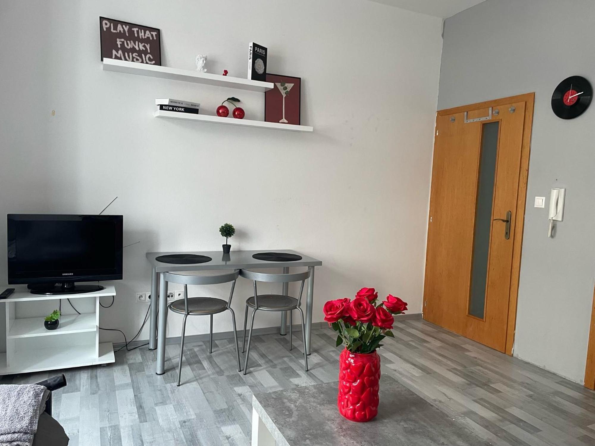 Tiffany Apartment In The City Center Bratislava Exterior photo