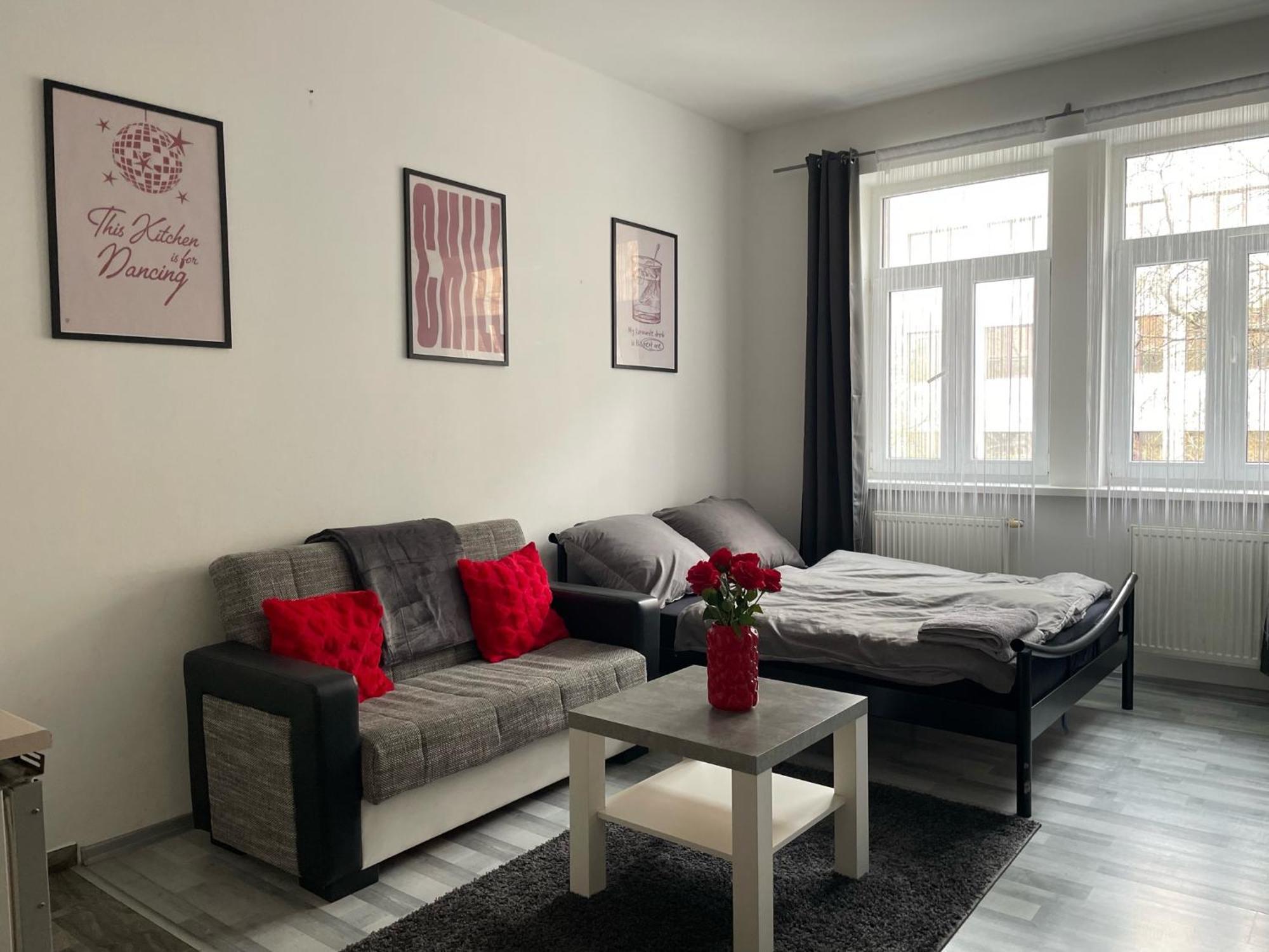 Tiffany Apartment In The City Center Bratislava Exterior photo